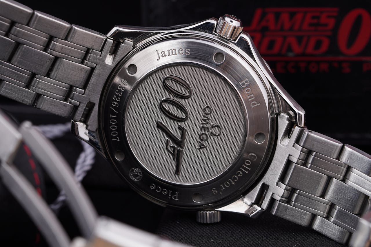 Stunning Omega wristwatch from the James Bond 007 collection, featuring elegant design and steel bracelet.